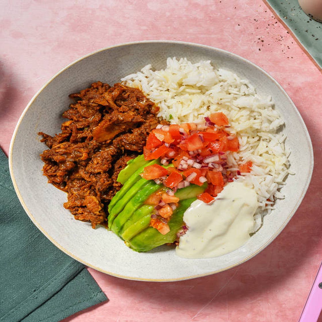 Carnitas bowl : bœuf effiloché & pico de gallo avec de l'avocat & du yaourt