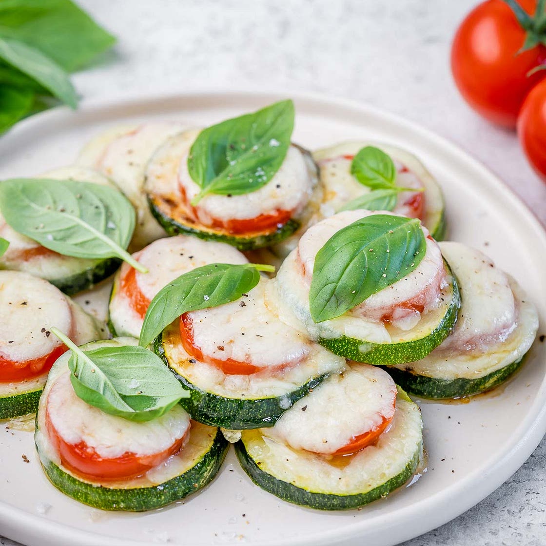 Skillet Zucchini Margherita Pizza Bites