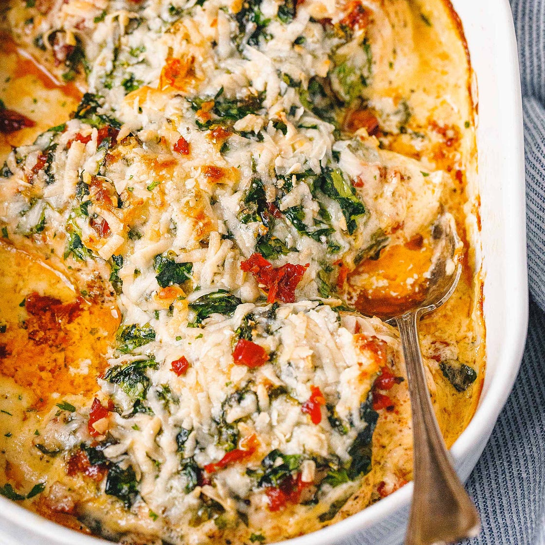 Creamy Chicken Breast Bake with Spinach and Sun-Dried Tomatoes