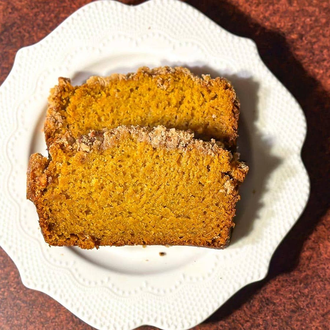 Low FODMAP Browned Butter Streusel Butternut Squash Quick Bread