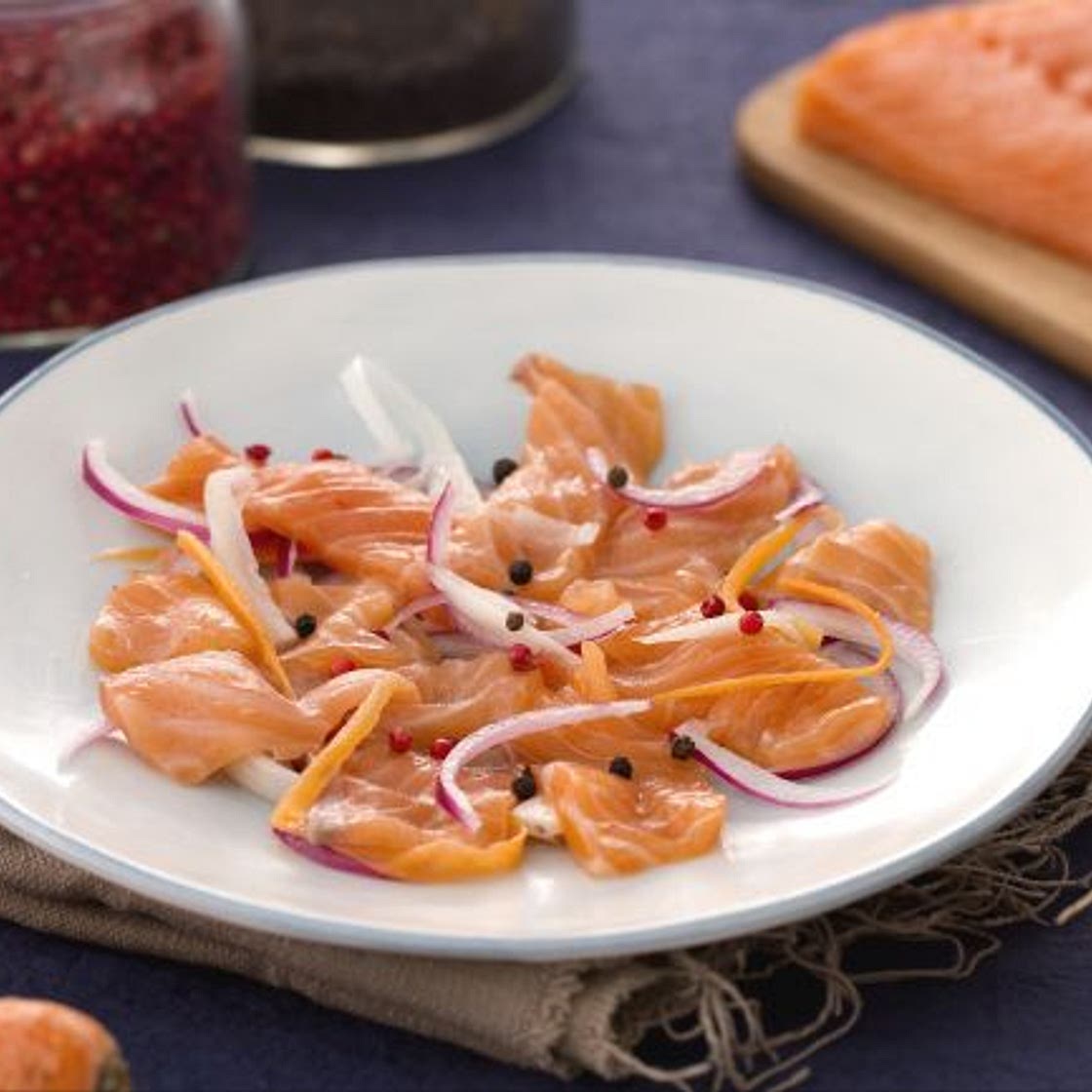 Salmone in carpione con julienne di verdure