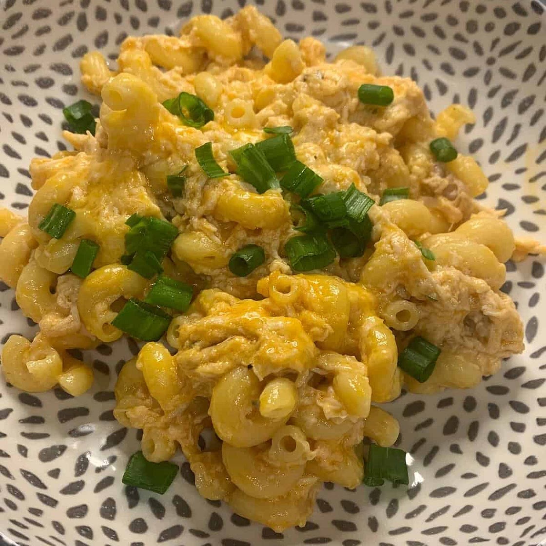 One Pot Buffalo Chicken Mac and Cheese