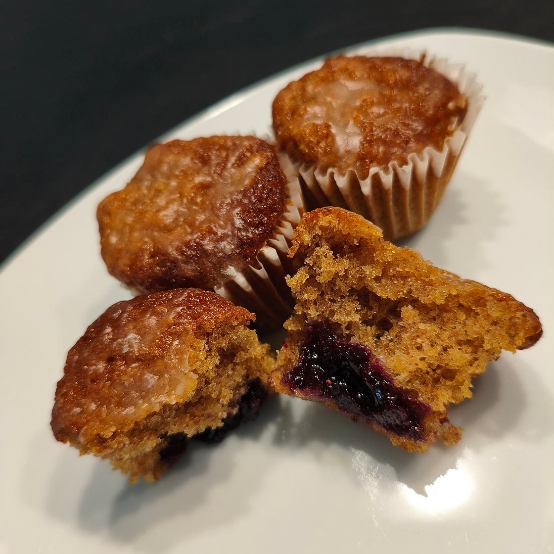 Lebkuchen-Mini-Muffins mit Blaubeerfüllung