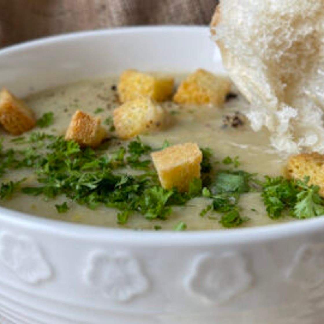 Slow Cooker Leek and Potato Soup