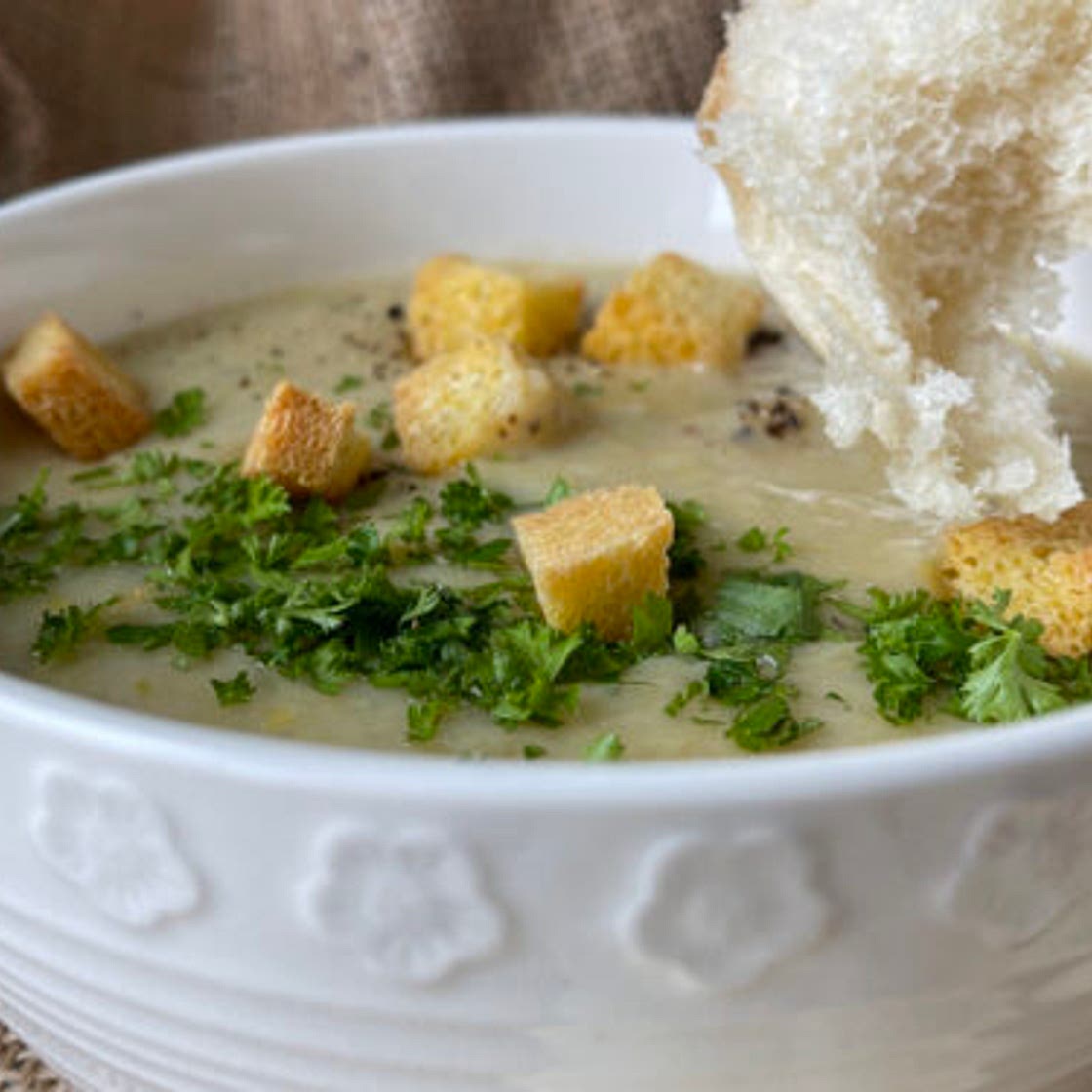 Slow Cooker Leek and Potato Soup