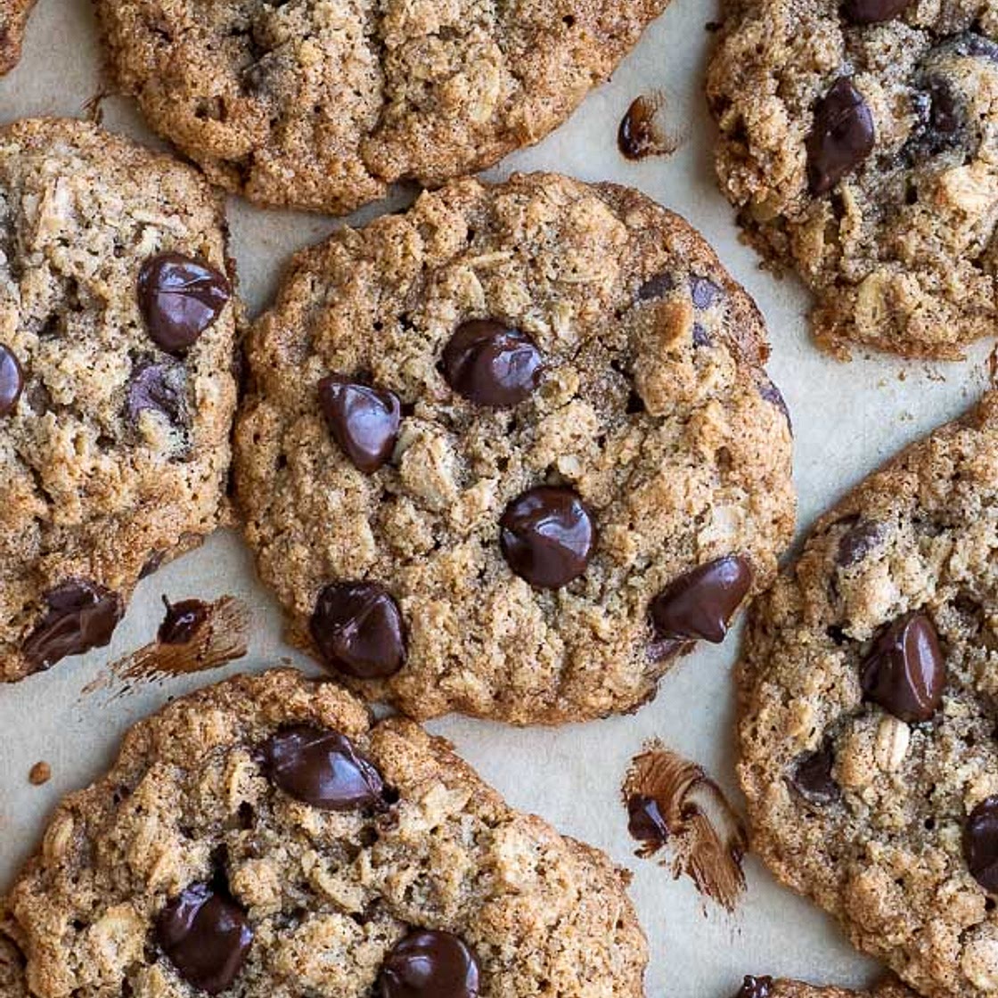 Soft & Chewy Oatmeal Cookies with Almond Flour