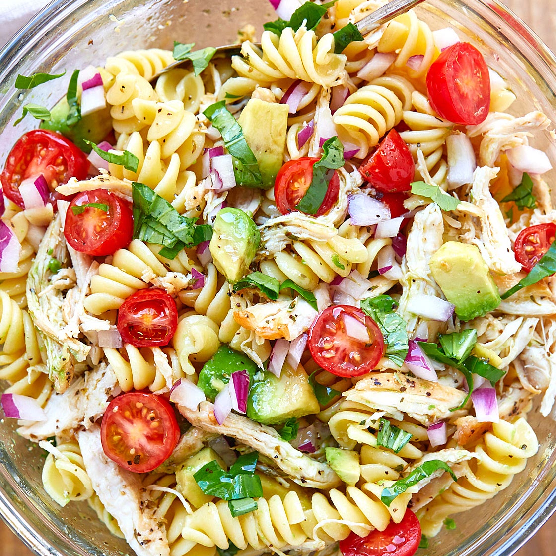 Healthy Chicken Pasta Salad with Avocado, Tomato, and Basil ﻿
