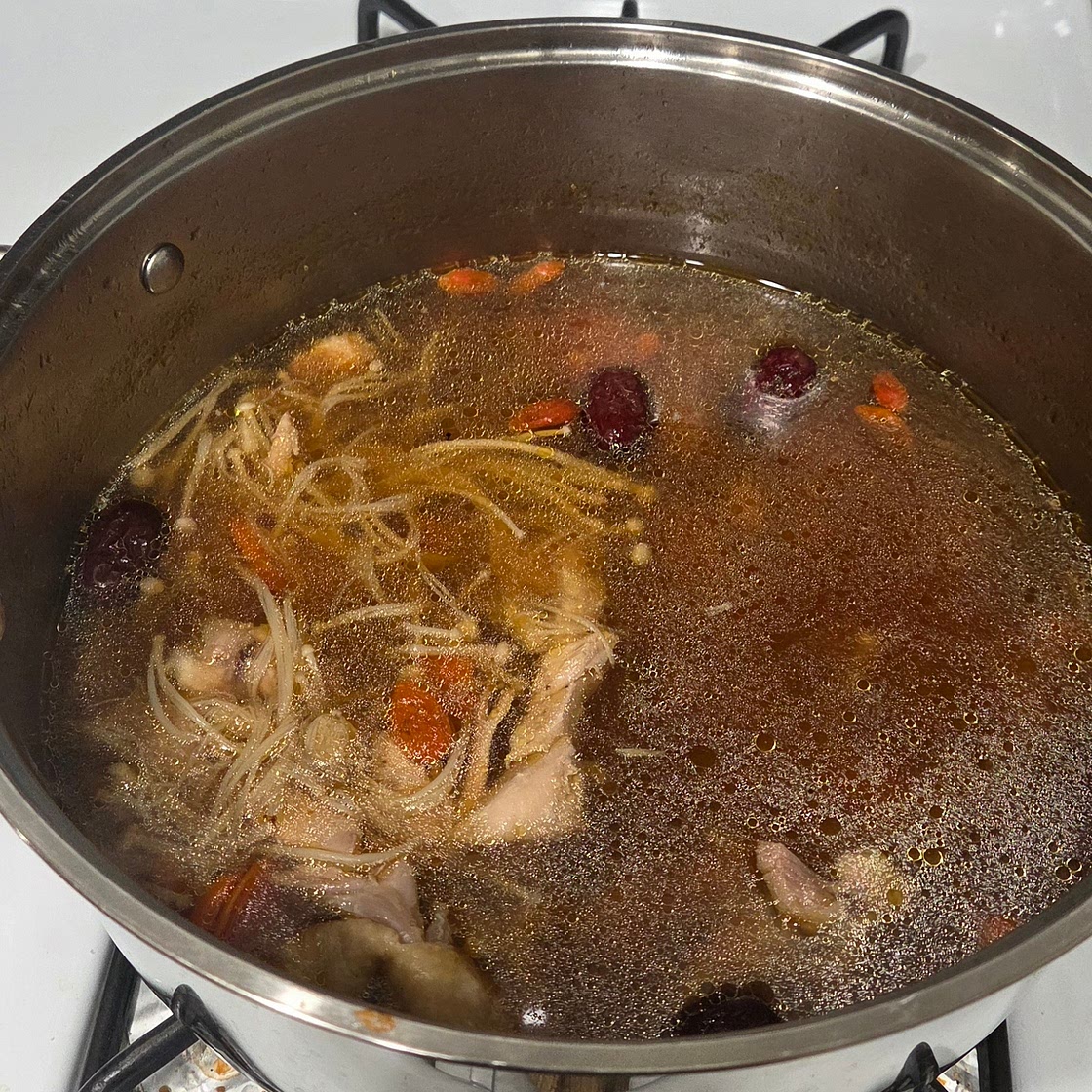 Chicken soup with dates and goji berry