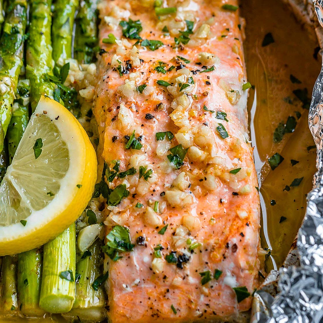 Baked Salmon in Foil with Asparagus and Lemon Garlic Butter Sauce