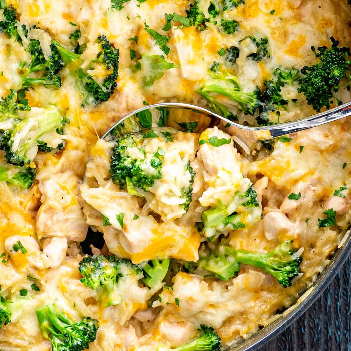 One Pot Cheesy Chicken Broccoli and Rice Casserole