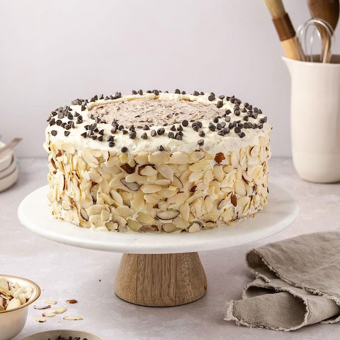 Cannoli Cake