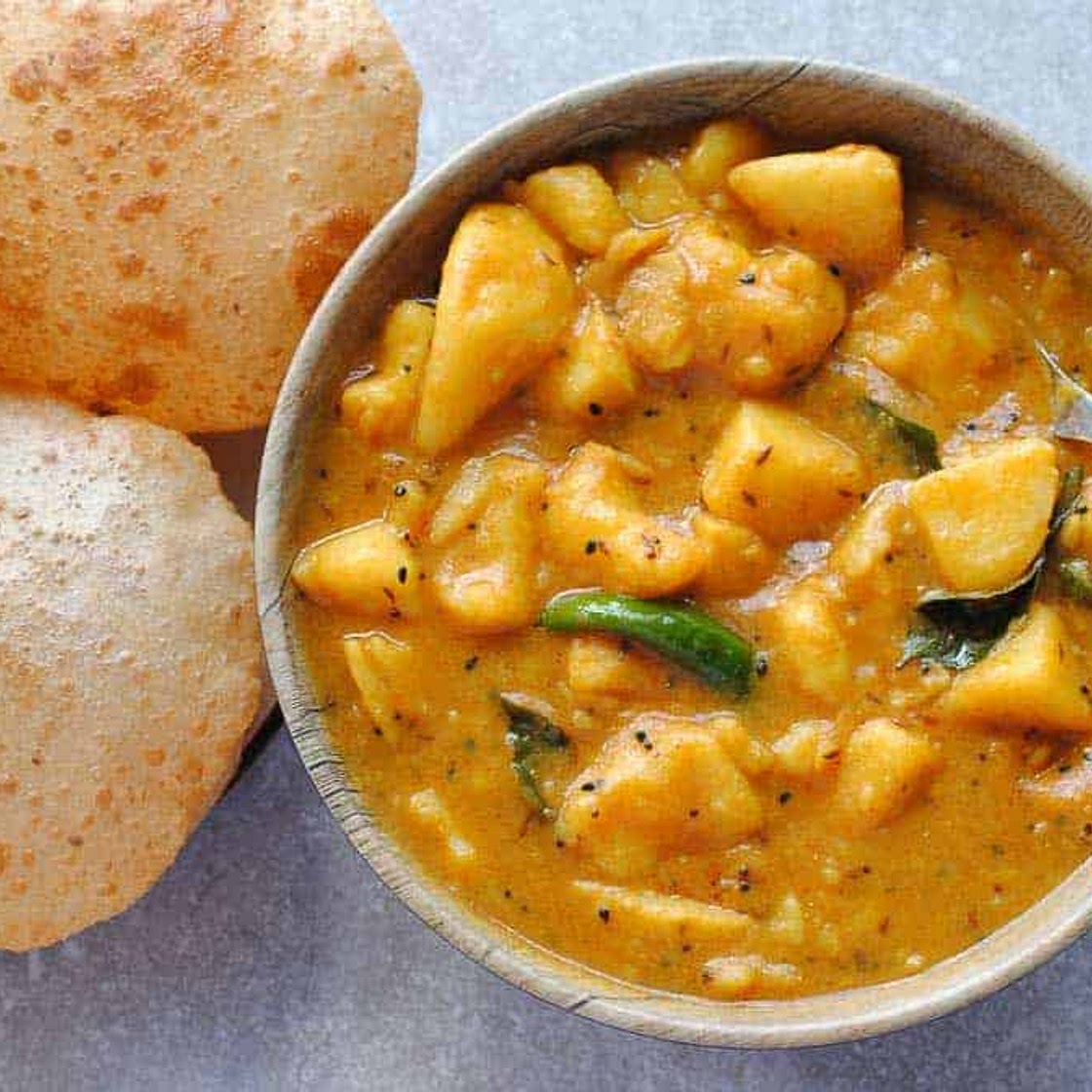Aloo Curry (Indian Potato Curry Recipe)