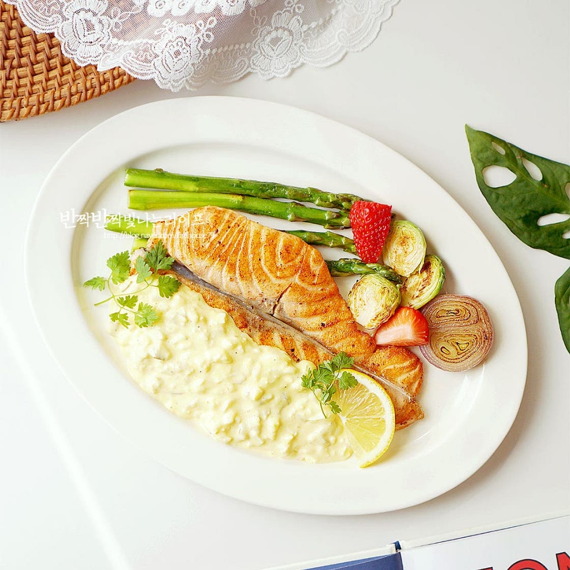 연어스테이크 소스 연어구이 타르타르소스 만들기 계란