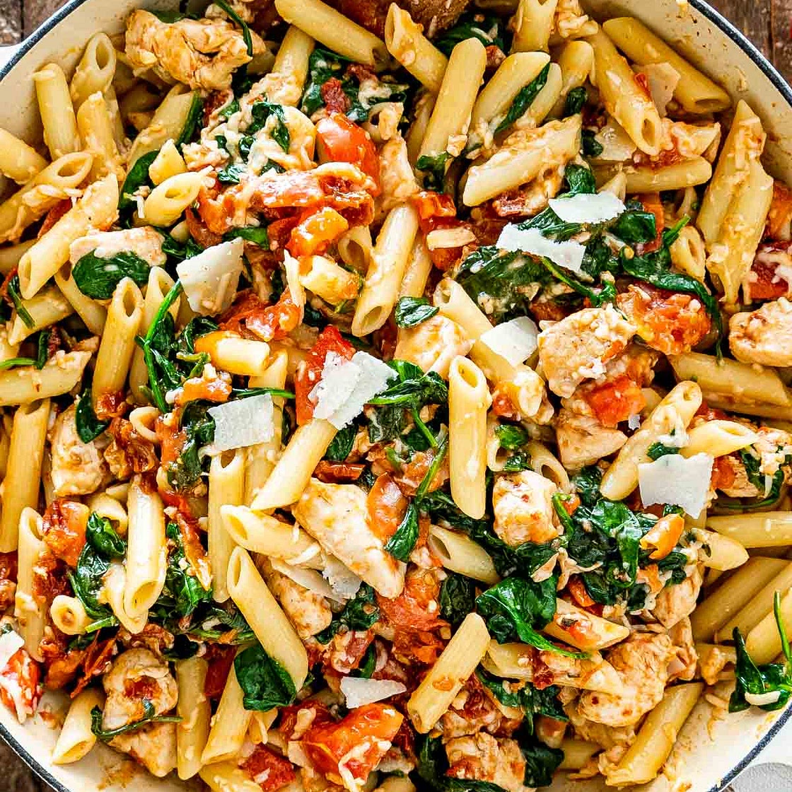 Tomato Spinach Chicken Pasta