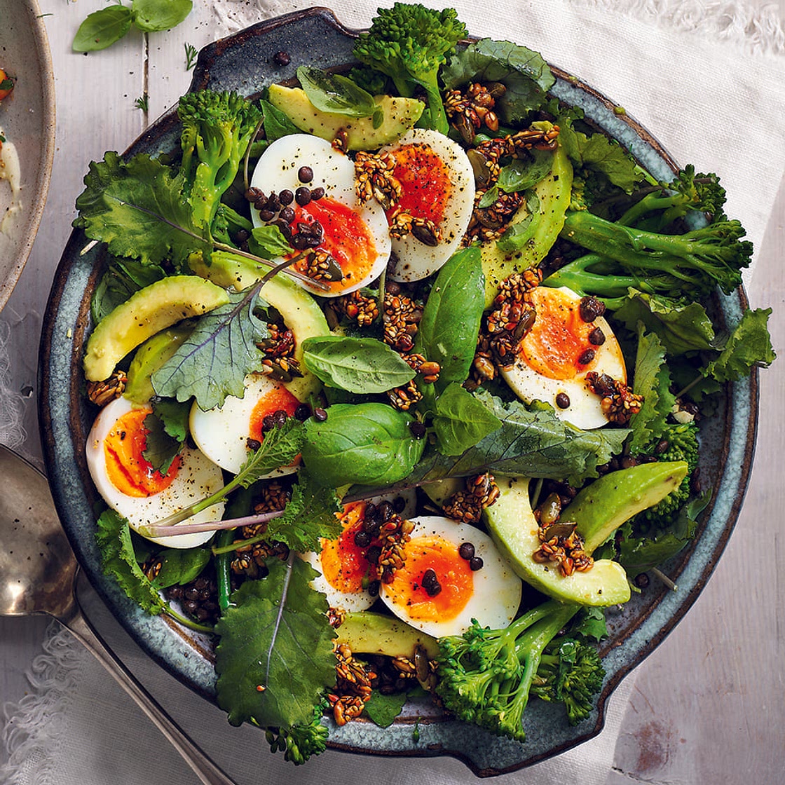 Lentil, broccoli and egg salad with crunchy seeds