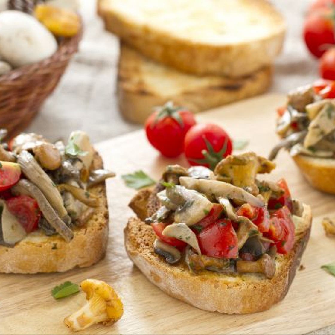 Bruschette con funghi trifolati