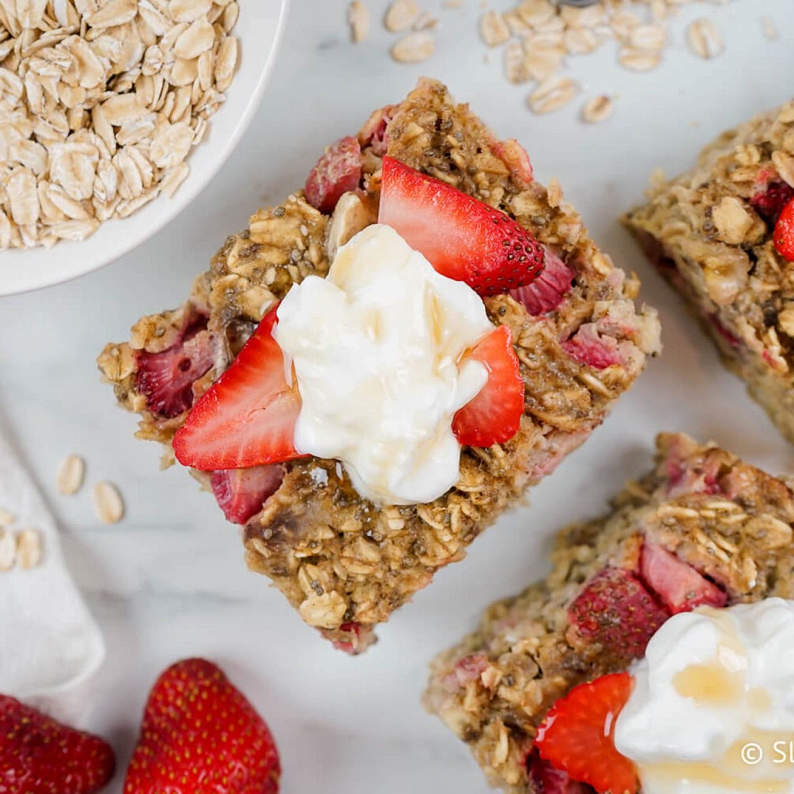 Strawberry Banana Baked Oatmeal