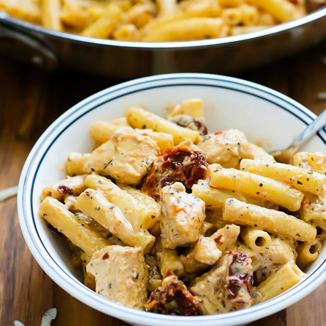 Chicken Mozzarella Pasta with Sun-Dried Tomatoes