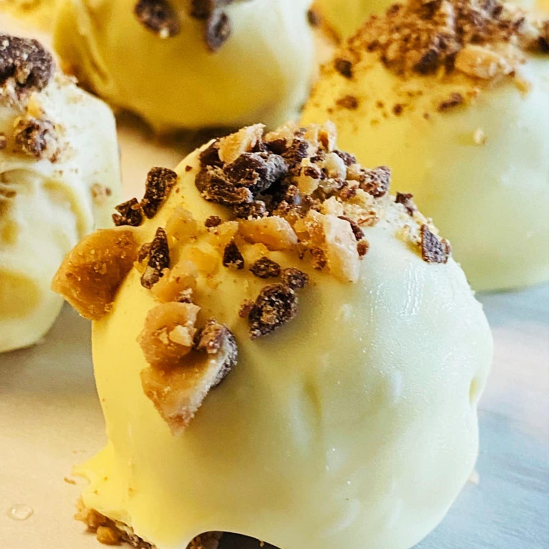 Apple Cheesecake Balls