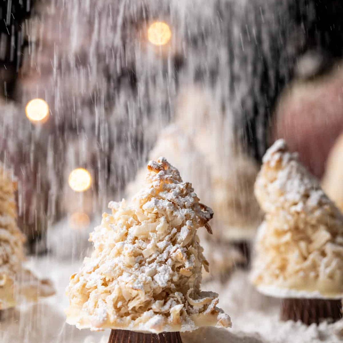 Easy Vanilla Sugar Dusted Macaroon Trees