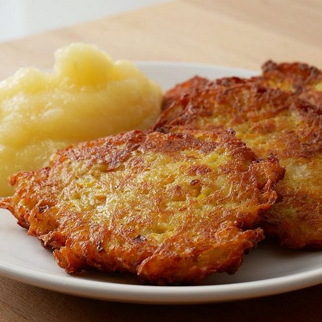 Kartoffelpuffer mit Apfelmus