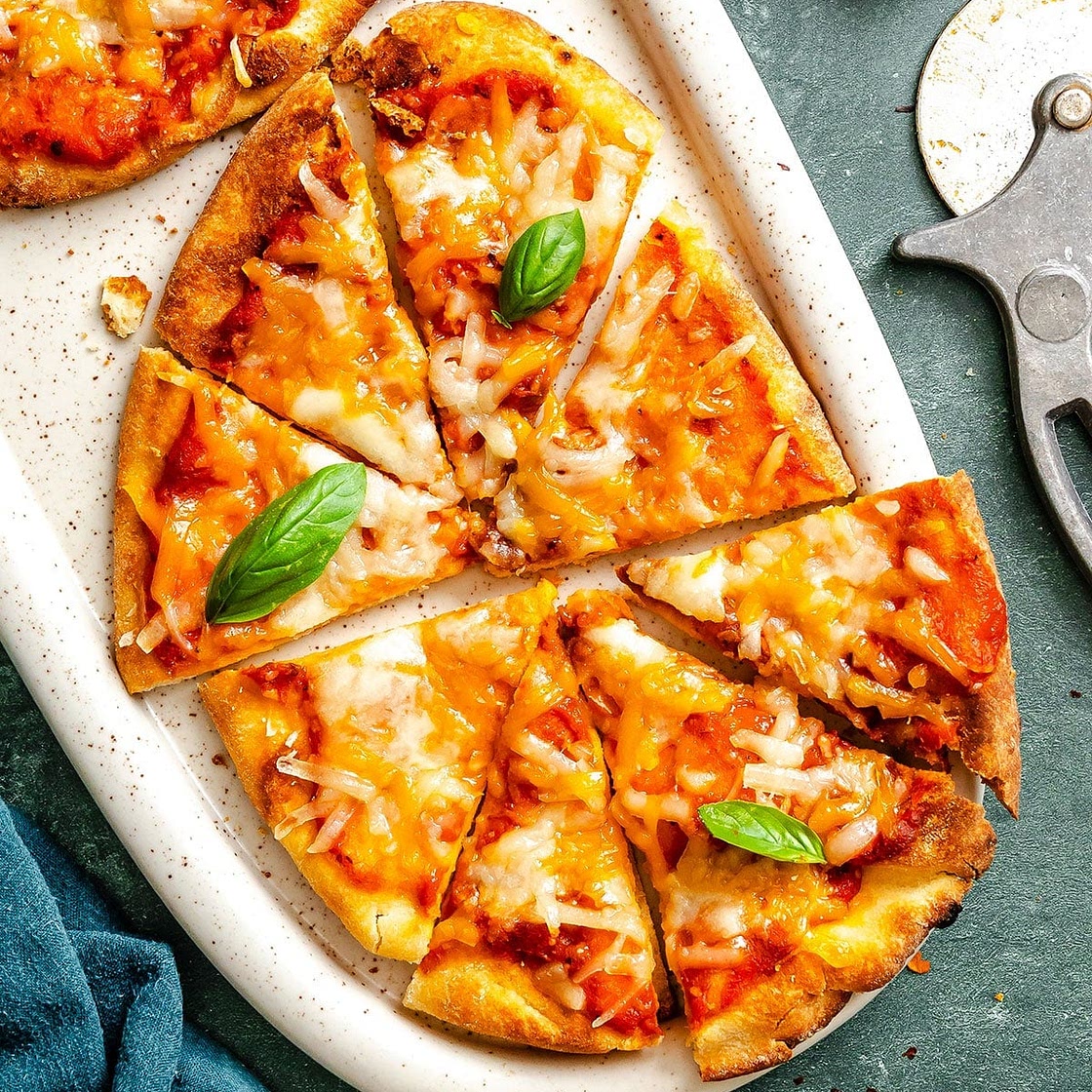 Easy Naan Pizza (Crispy Bottom!)