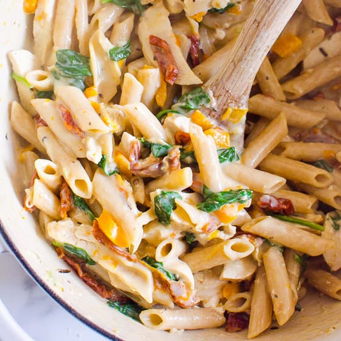 Healthy Tuscan Chicken Pasta {One Pot}