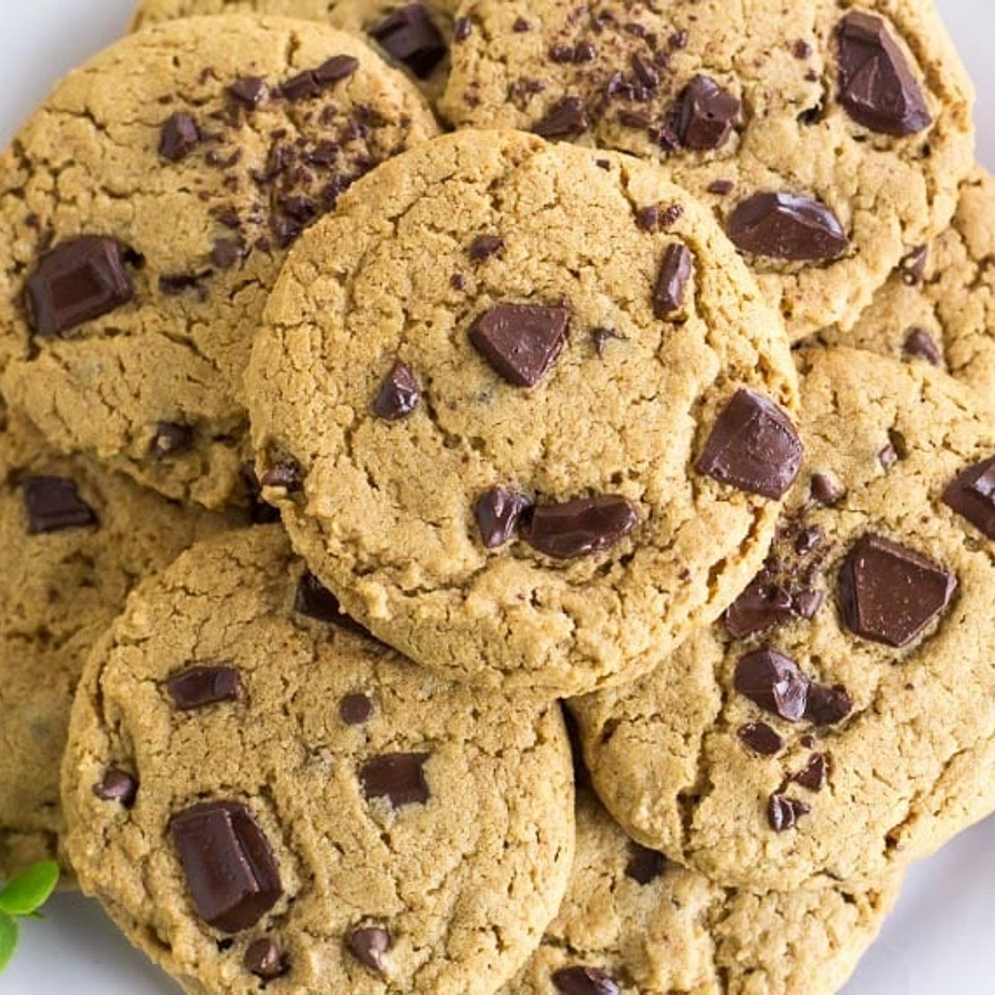 Low FODMAP Chewy Peanut Butter Chocolate Chunk Cookies