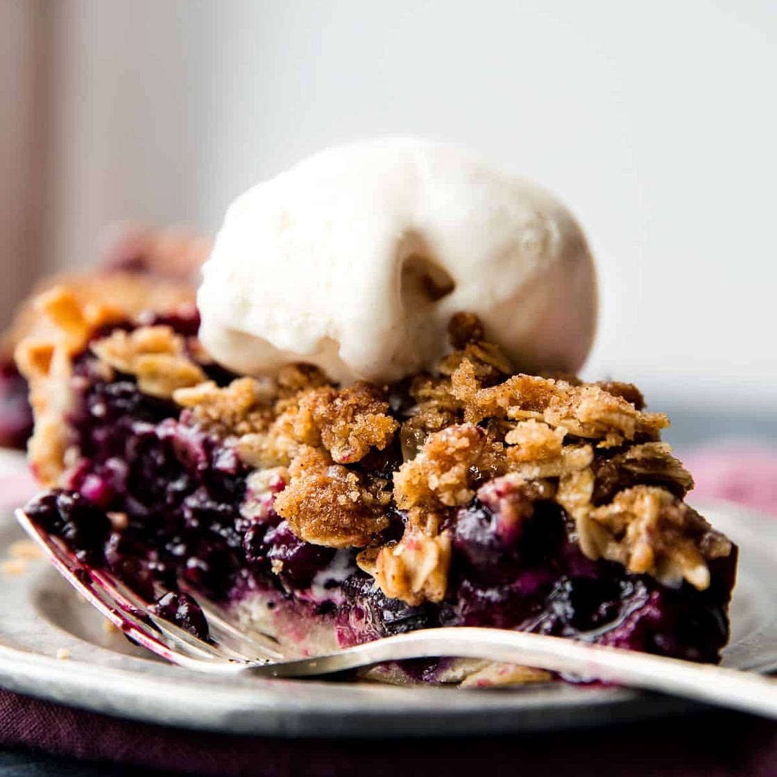 Blueberry Crumble Pie