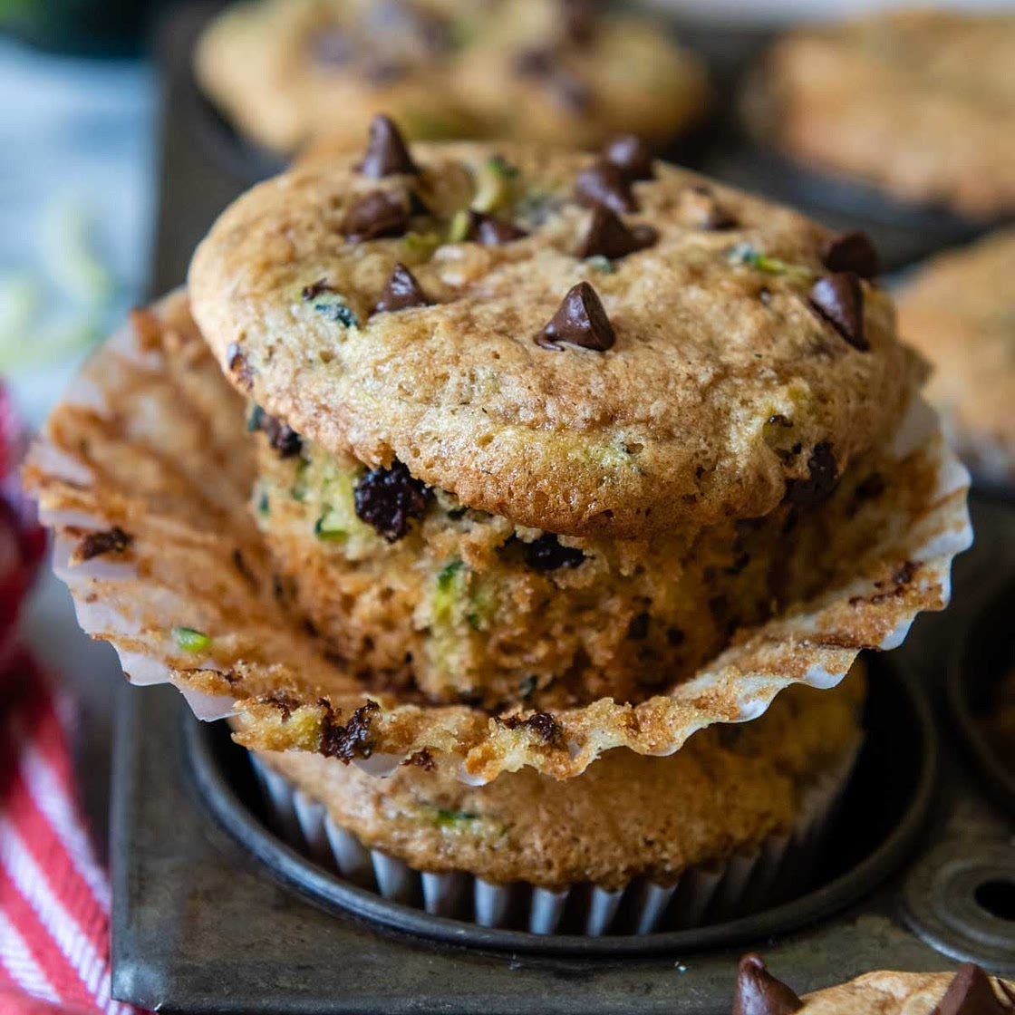 Moist Gluten-Free Zucchini Muffins with Oil