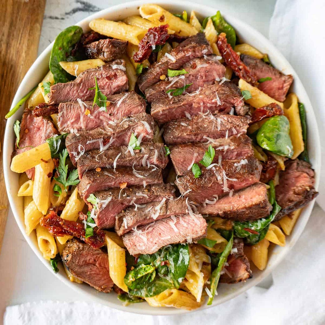 Steak Pasta with Creamy Garlic Sauce