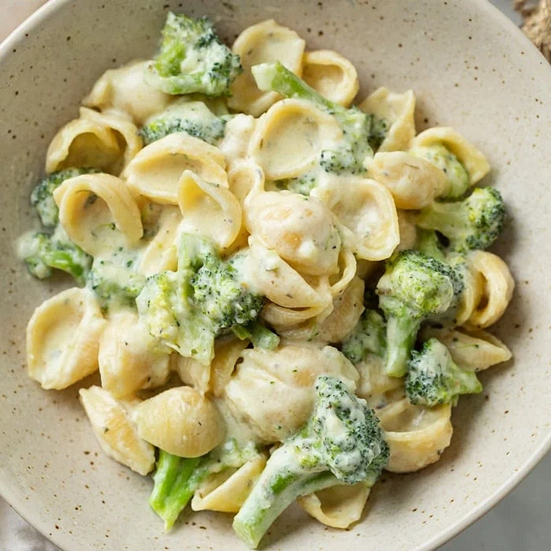 Brocoli cream pasta