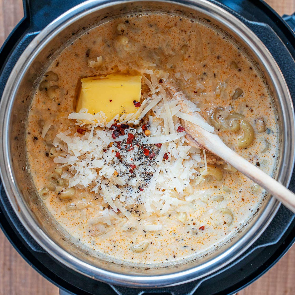 Instant Pot Creamy Garlic Chicken Pasta