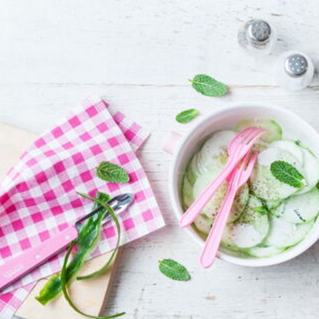 Salade de concombre à la crème et menthe