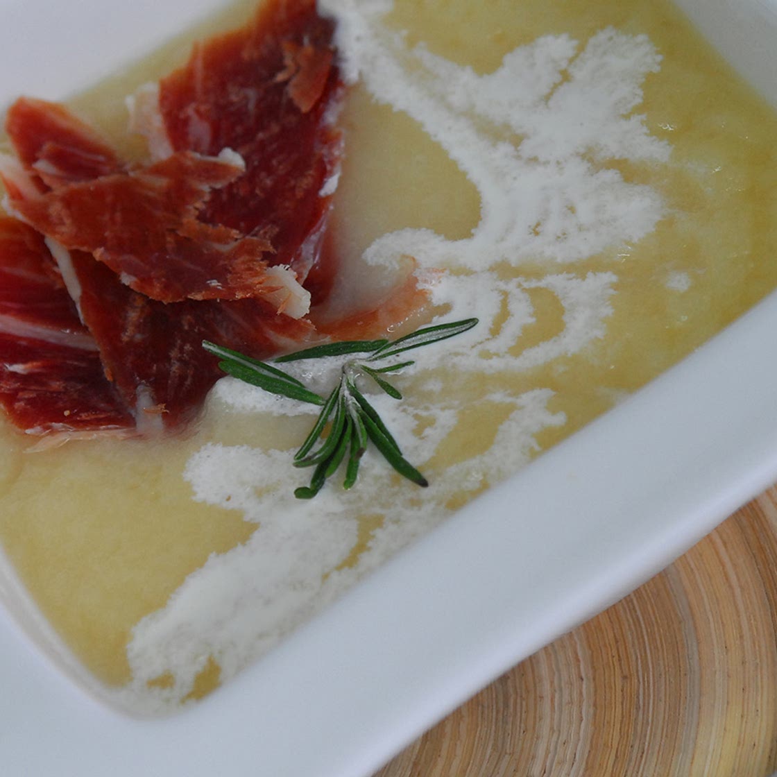 Sopa fría de melón con jamón