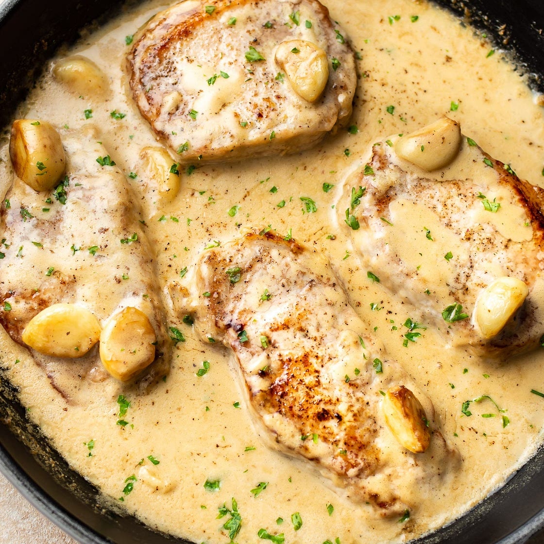 Creamy Garlic Pork Chops