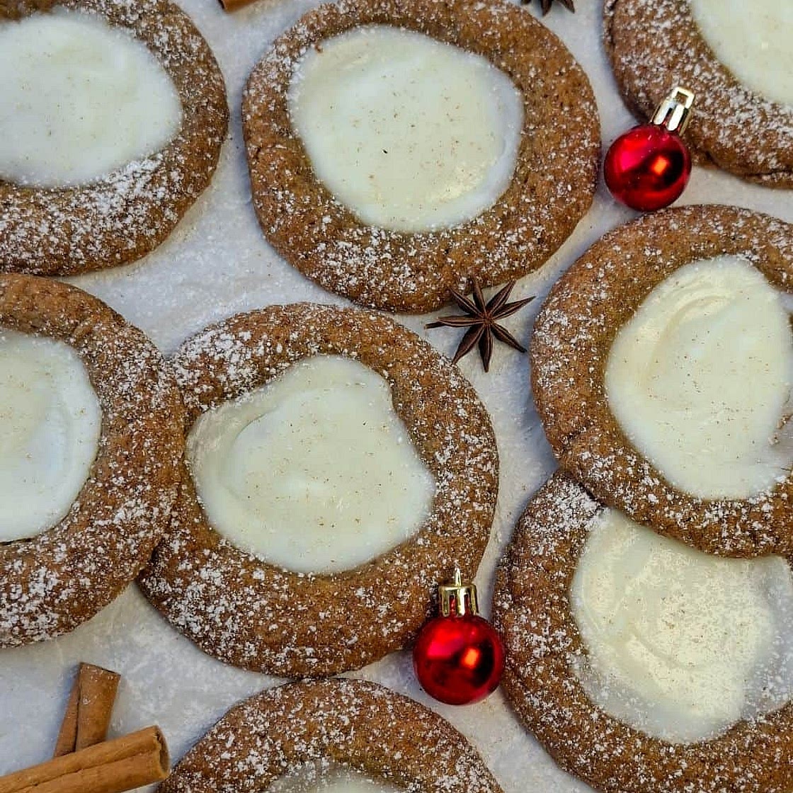 Chewy Gingerbread Cheesecake Cookies