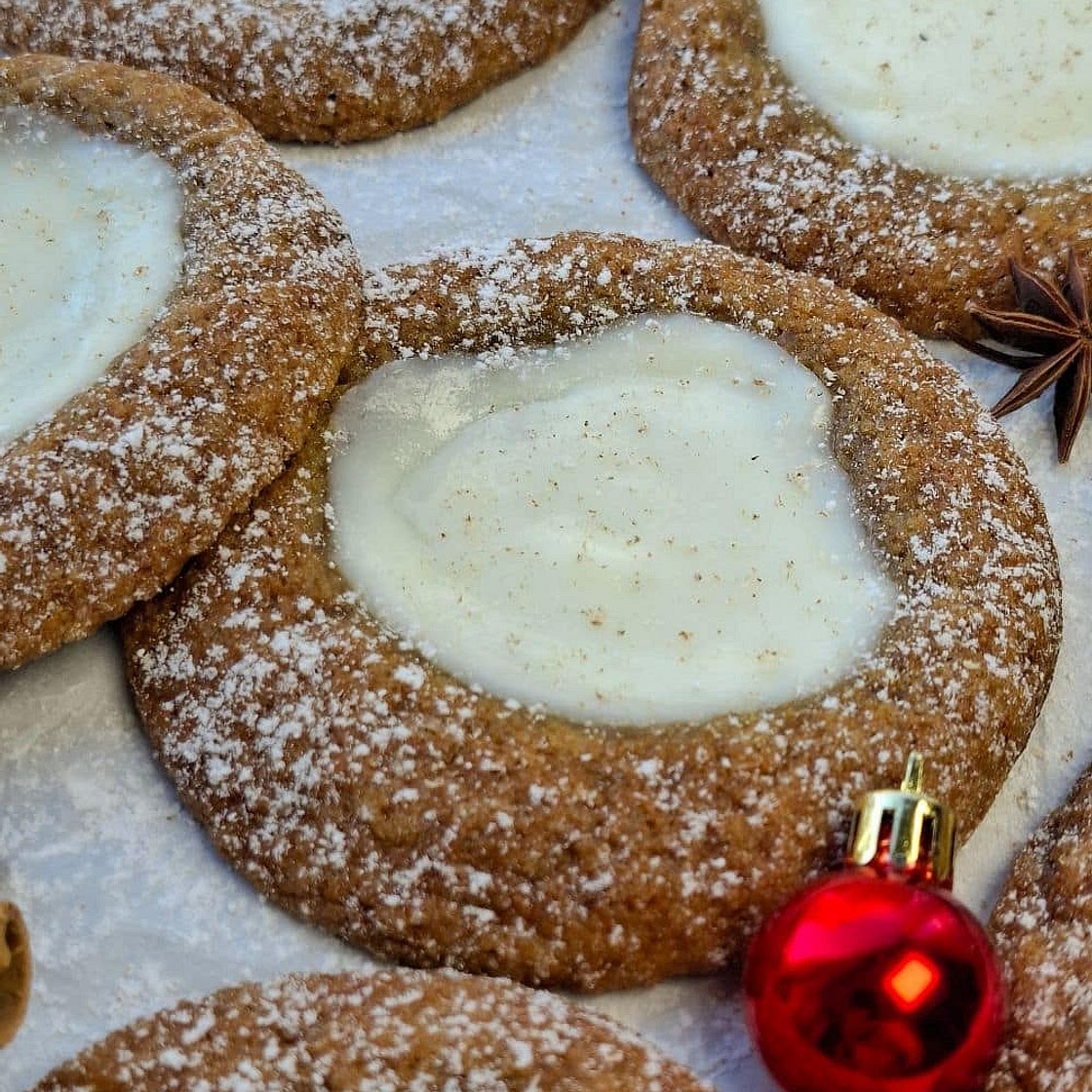 Chewy Gingerbread Cheesecake Cookies