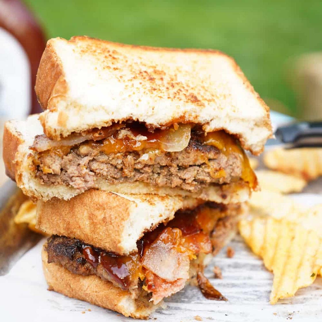 BBQ Texas Toast Blackstone Smash Burgers