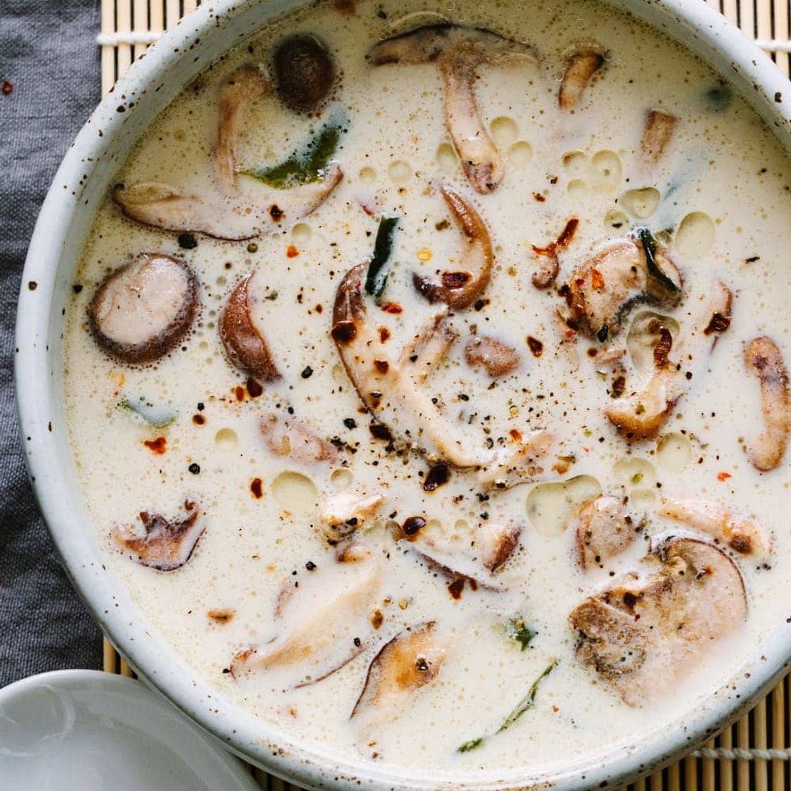 RAW CREAMY MISO SOUP WITH MUSHROOMS