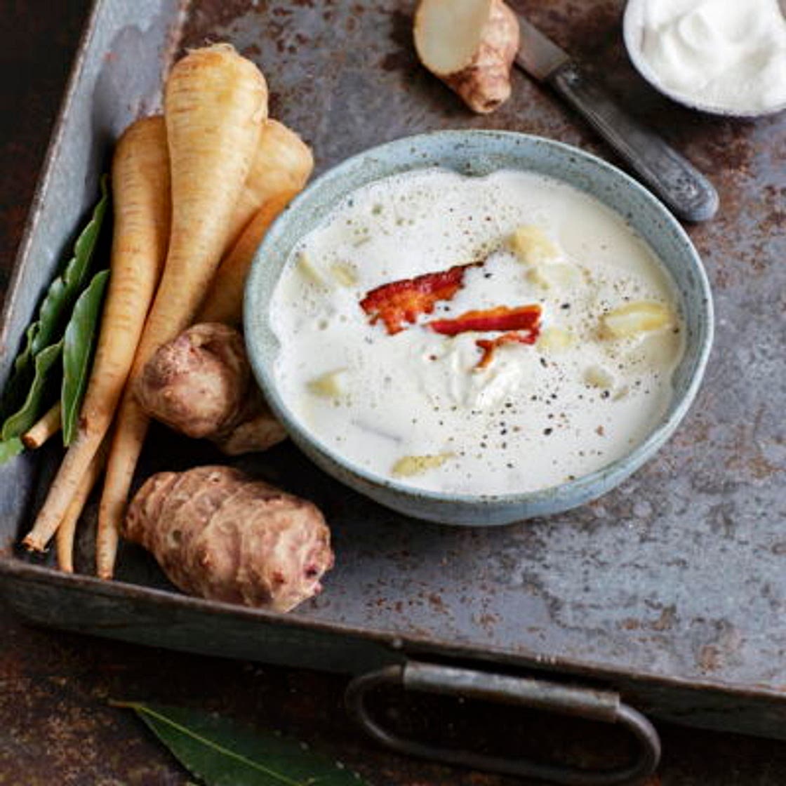 Soupe crémeuse aux topinambours et panais