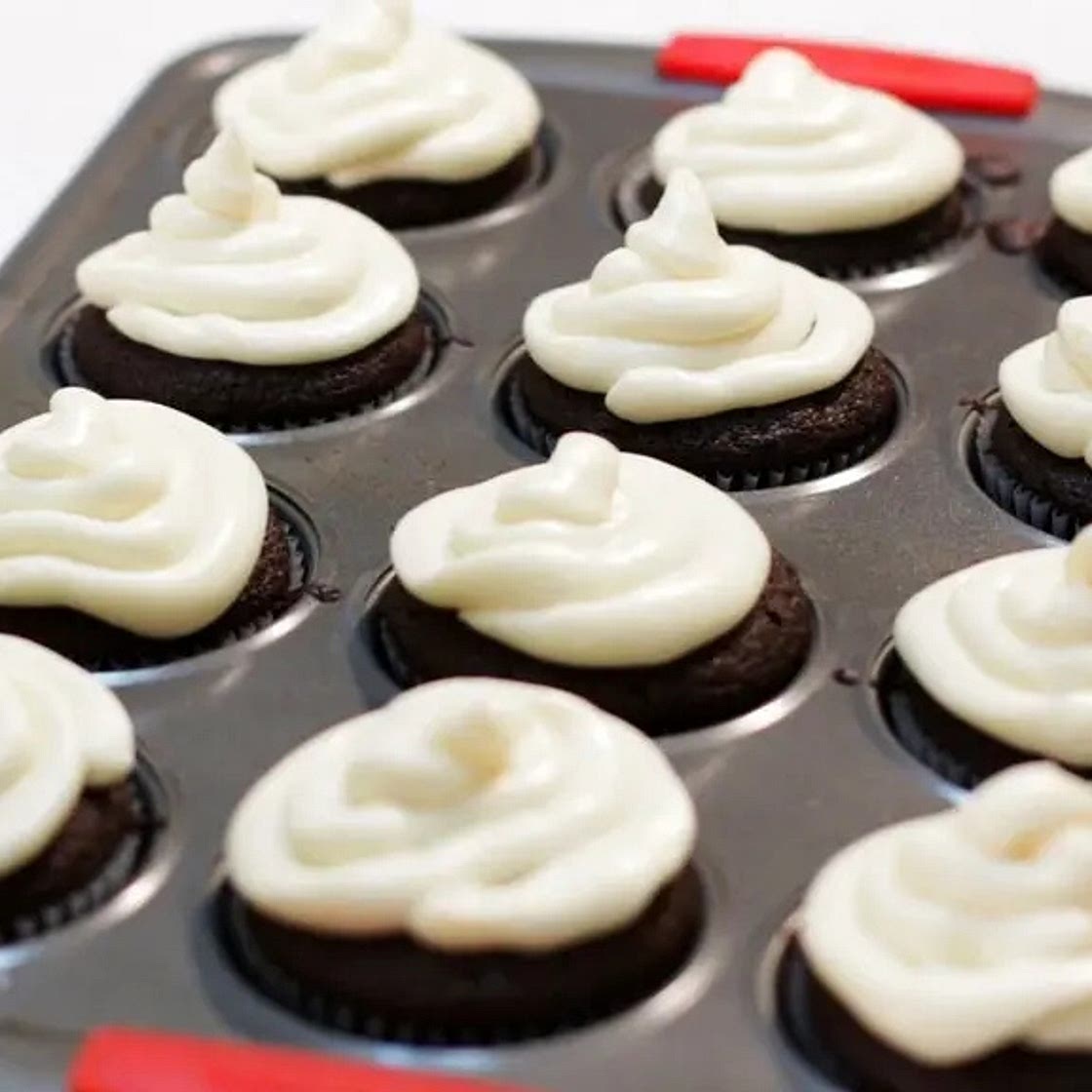 Easy Chocolate Cupcakes
