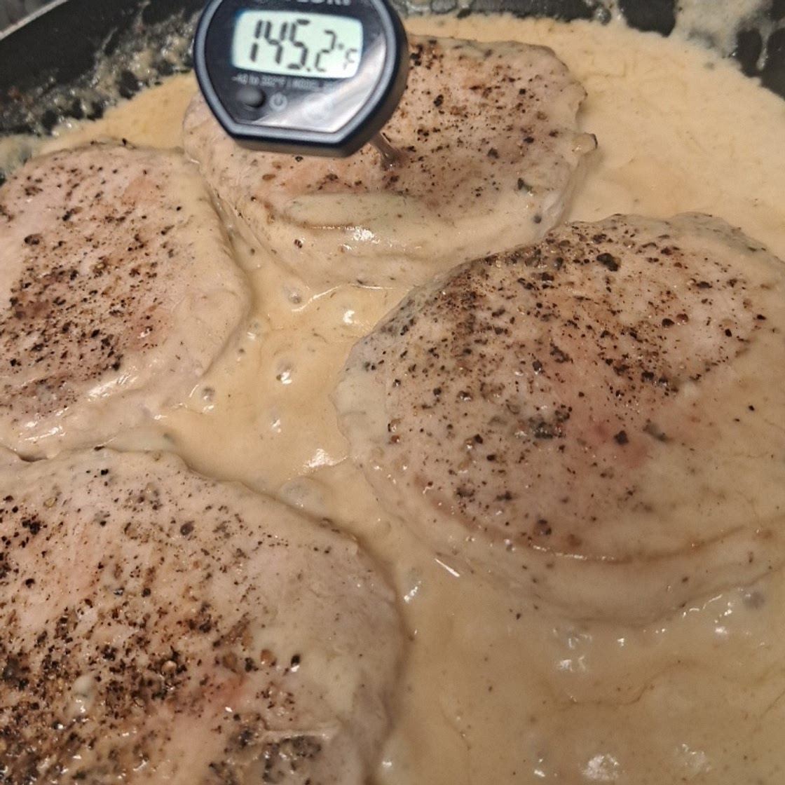 Creamy Garlic Pork Chops