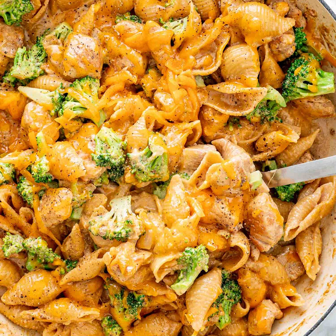 Cheesy Chicken Broccoli Pasta