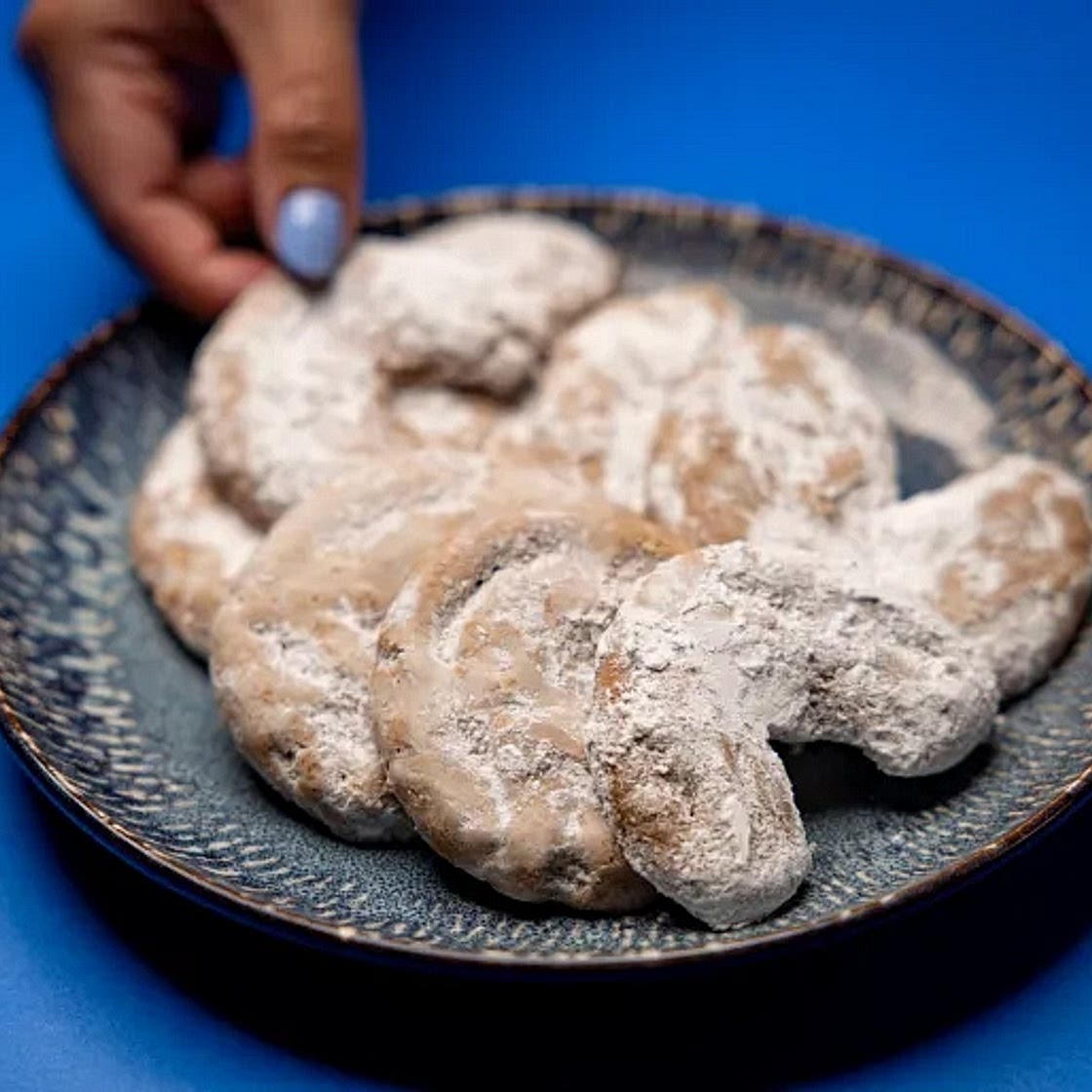 Pracny-Inspired Nut Crescents