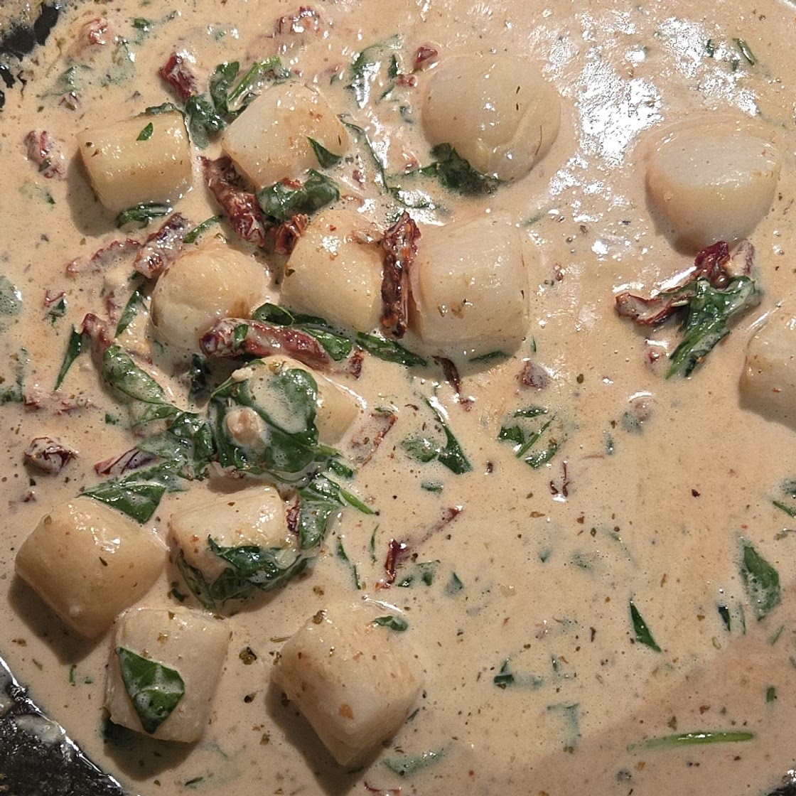 Creamy Tuscan Garlic Scallops