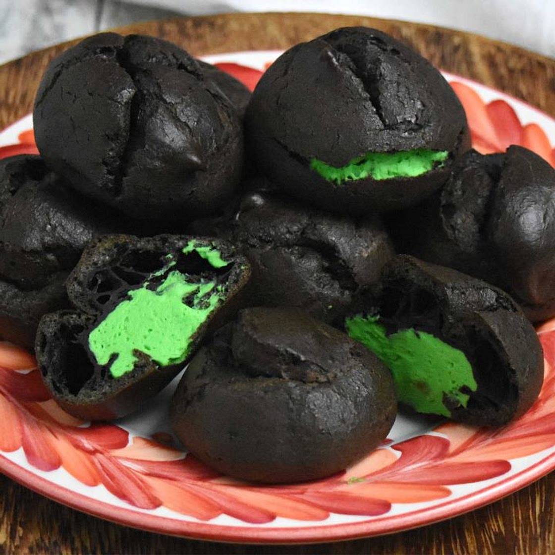 Poisoned Apple Cream Puffs