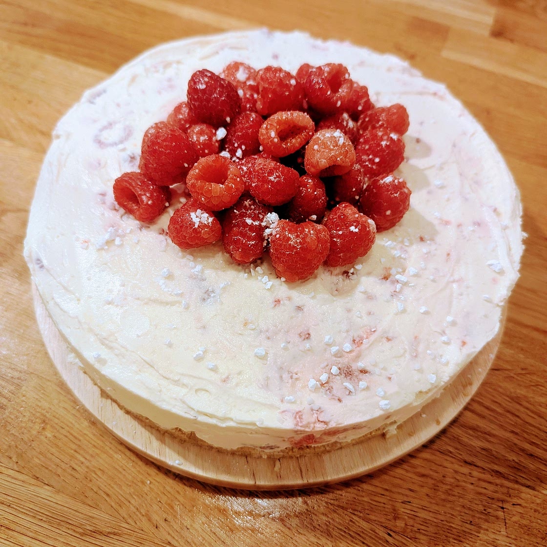 No-bake raspberry cheesecake