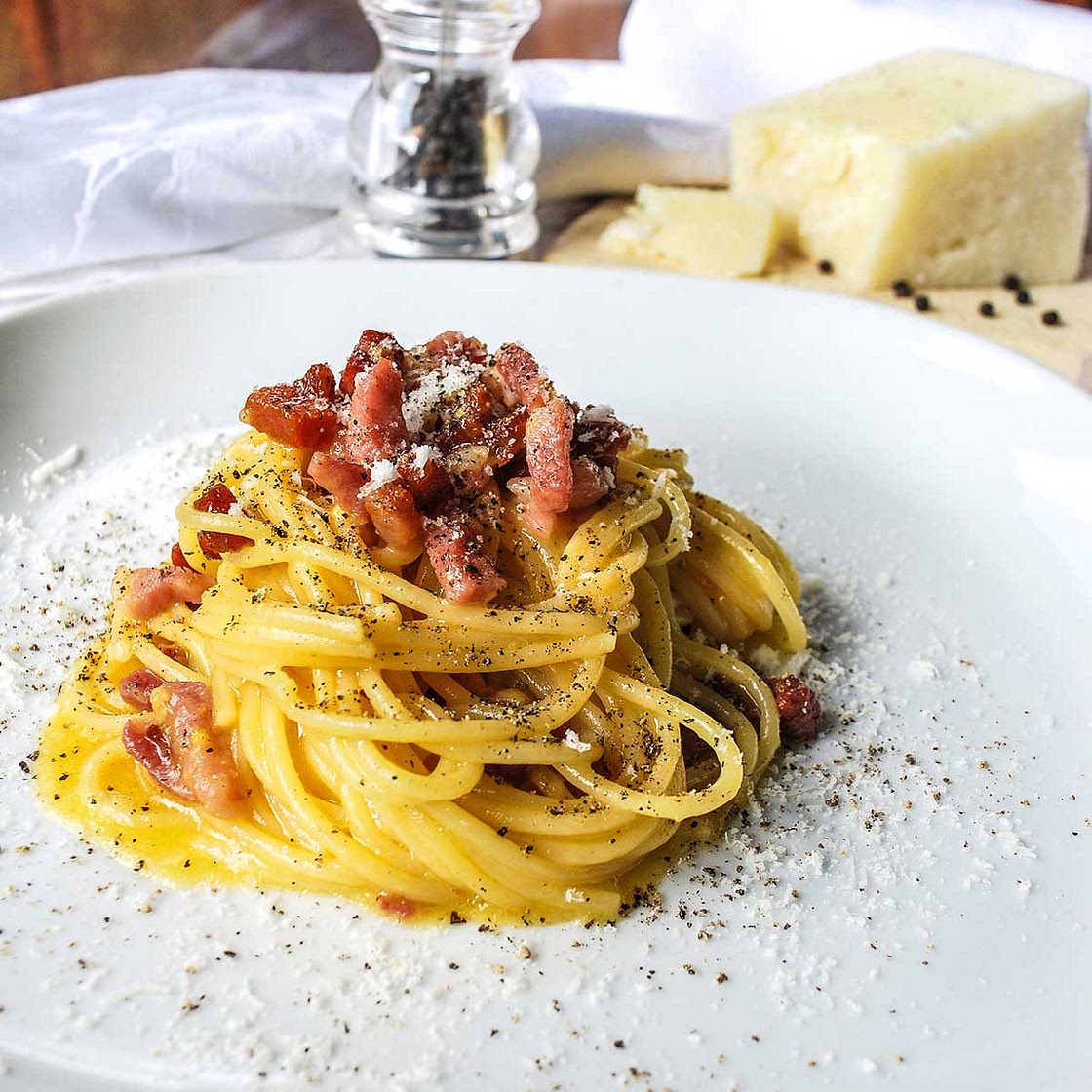 Traditional Italian Spaghetti Carbonara