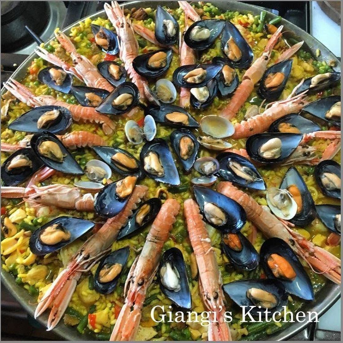 Paella Valenciana- Love and romance around the world